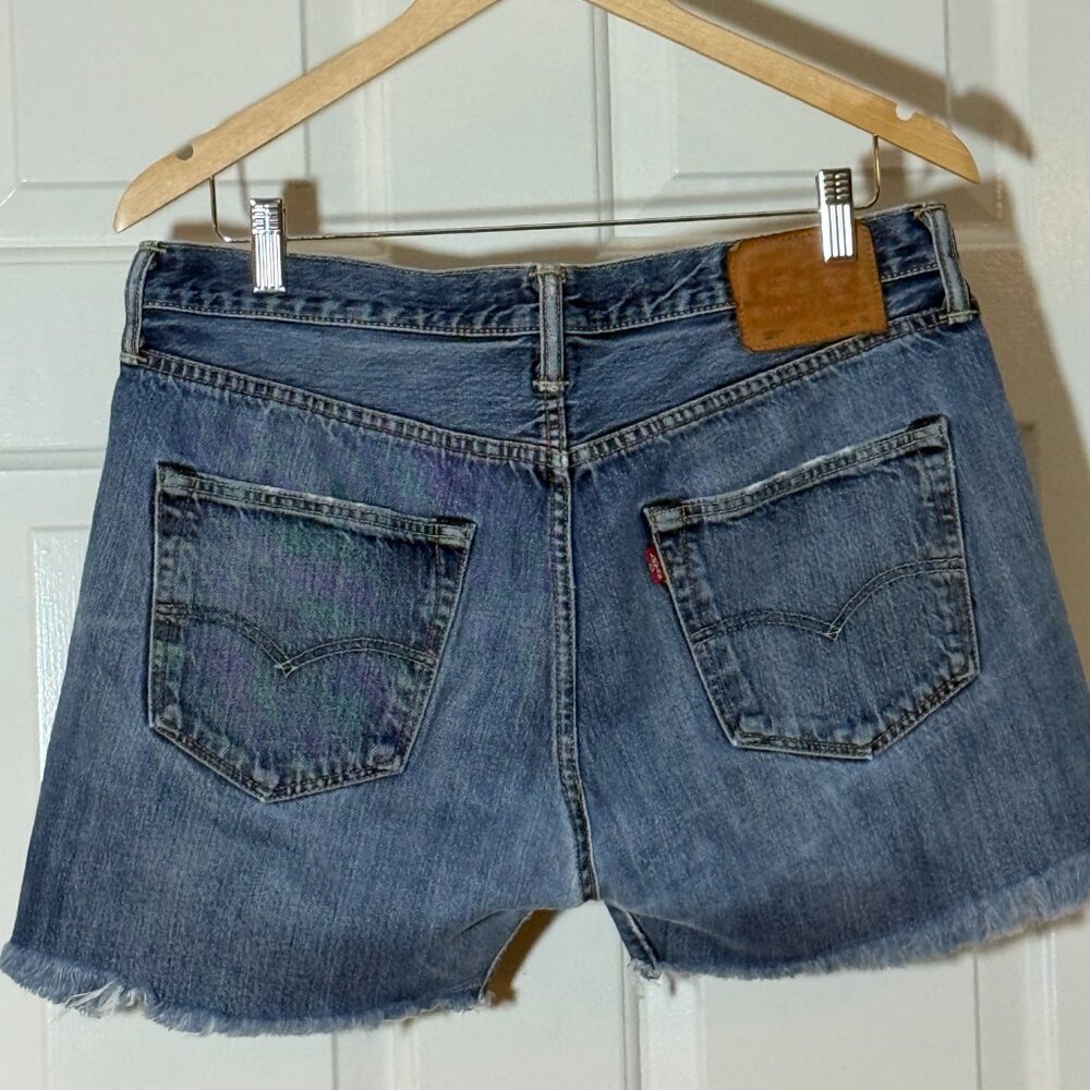 Levi's Cutoffs - Picture 3 of 4